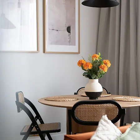 Rentplanet - Przy Dworcu Centralnym *