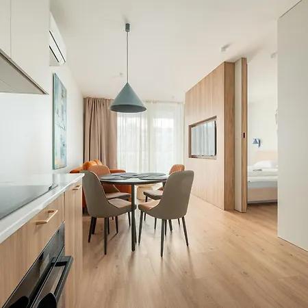 Rentplanet - Przy Dworcu Centralnym Appartement